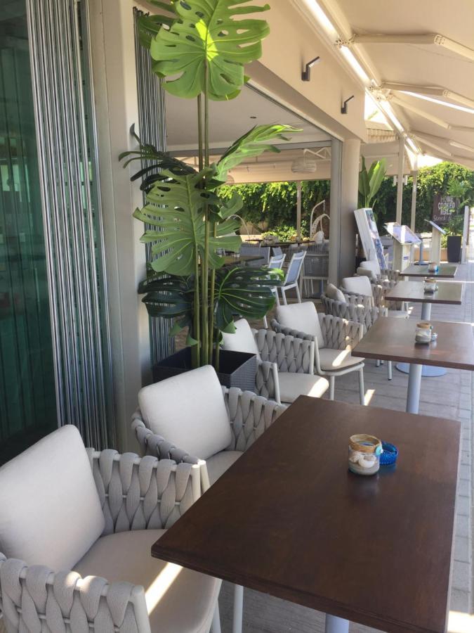 Princess Irini Sea Front Aparthotel Rethymno Esterno foto
