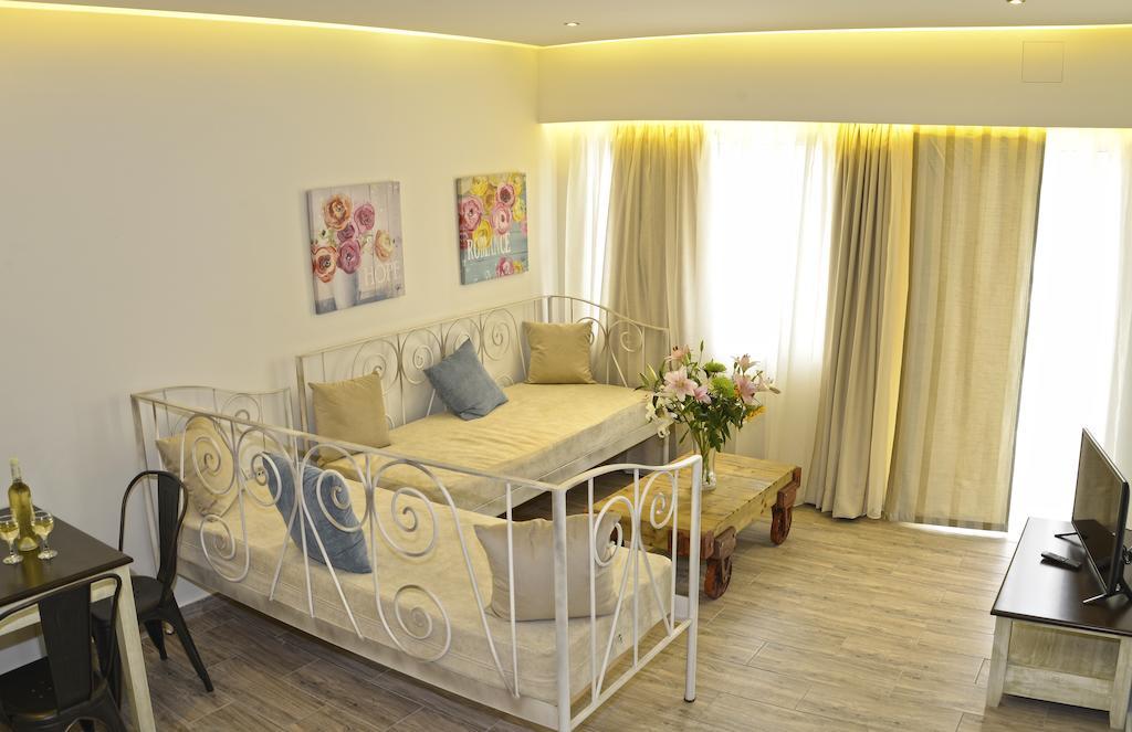 Princess Irini Sea Front Aparthotel Rethymno Esterno foto